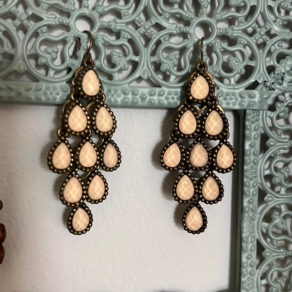 Anthropologie cream and gold dangly earrings